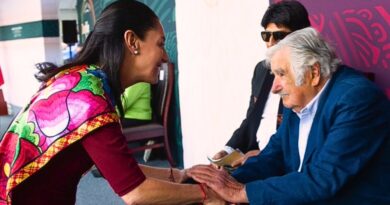 La presidenta de México se une al duelo latinoamericano por el fallecimiento de Pepe Mujica, símbolo de humildad, sabiduría y lucha por la justicia social.