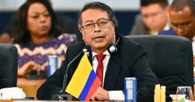 El presidente Gustavo Petro acusa a Washington de irrespetar a las instituciones judiciales de Colombia y llama a la solidaridad internacional del poder judicial.