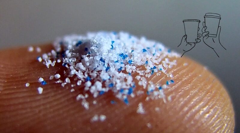Investigación detecta partículas plásticas en todas las bebidas analizadas, con mayores niveles en las calientes, y alerta sobre riesgos para la salud.