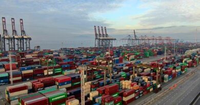 Washington busca recuperar influencia en rutas marítimas estratégicas y reducir dependencia de puertos extranjeros ante riesgo de conflicto.