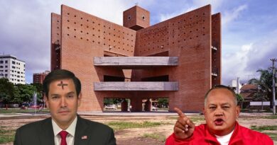 El ministro venezolano afirmó que Washington presionó a República Dominicana para aplazar la Cumbre y evitar críticas por su despliegue militar en el Caribe.