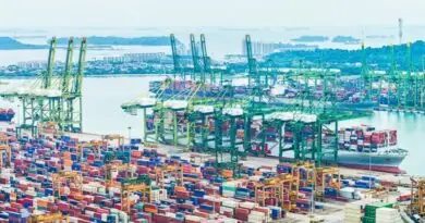 El gigante asiático supera por primera vez el billón de dólares en superávit comercial, pese a aranceles y tensiones económicas globales.