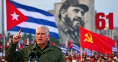 Díaz-Canel acusa a EE.UU. del bloqueo económico y defiende la resistencia cubana en un contexto de presión internacional y memoria histórica.