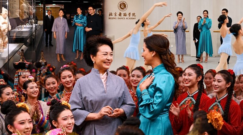 Peng Liyuan y Tamara Vucic impulsan el intercambio cultural entre China y Serbia durante una visita especial a la Academia de Danza de Beijing.