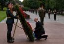 El presidente ruso depositó una ofrenda floral ante la Tumba del Soldado Desconocido, en una ceremonia que evoca la memoria de los 27 millones de víctimas soviéticas y reafirma el discurso oficial sobre la lucha contra el nazismo.