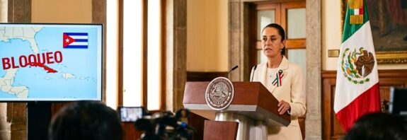 La presidenta de México reitera su postura histórica contra el cerco económico a la isla, revela que abordó el tema con Trump y alerta sobre el avance de la ultraderecha en la región
