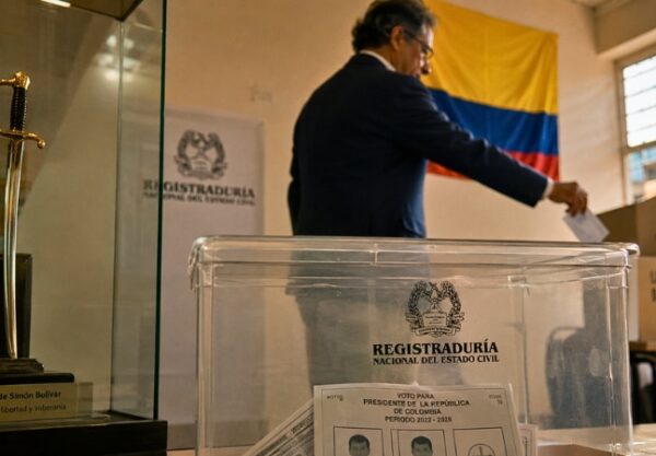 El mandatario colombiano reafirma su compromiso con la soberanía y la libertad, en una jornada electoral definida como un plebiscito entre la República y el dominio de "tiranos" o intereses extranjeros.