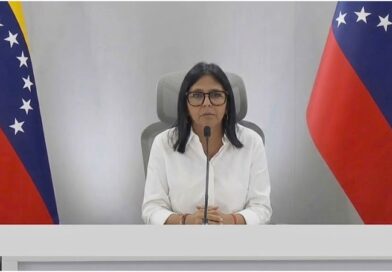 El Gobierno venezolano solicita al rey Carlos III y a organismos internacionales desbloquear activos para financiar la reconstrucción tras los devastadores terremotos.