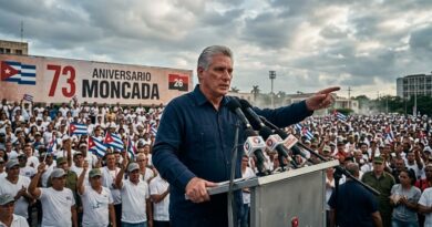 En el 73 aniversario del asalto al Cuartel Moncada, el mandatario cubano acusa a Washington de aplicar una política de "máxima asfixia" que afecta la salud y la economía.