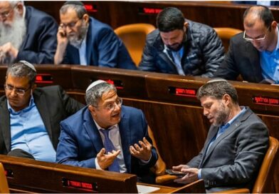 El gobierno irlandés materializa su postura crítica con la ofensiva en Gaza vetando la entrada a los ministros de extrema derecha Ben-Gvir y Smotrich, en un movimiento que busca escalar la presión a nivel comunitario.