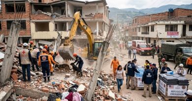 Washington anunció 15.5 millones de dólares y China movilizó equipos pesados para apoyar el rescate tras el sismo de 7.4 grados.