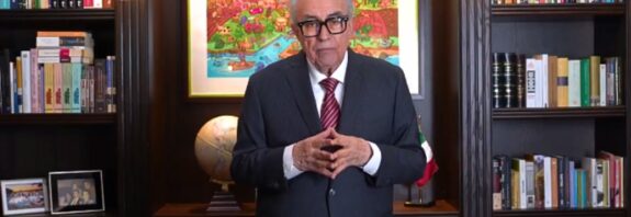 El gobernador de Sinaloa volvió al cargo por 35 horas, provocó una crisis interna y terminó solicitando licencia tras el mensaje de Sheinbaum al país.