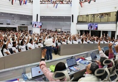 Miles de nicaragüenses ocuparon el hemiciclo legislativo para avalar la reforma a la Carta Magna y prometer continuidad al proceso nacional de escucha.