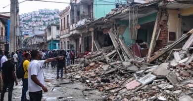 Un potente terremoto estremeció el occidente colombiano y fue percibido en varias ciudades; autoridades reportan heridos, daños y posibles colapsos.