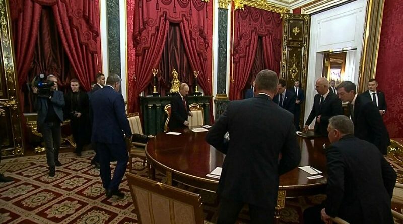 En un encuentro de alto nivel en Moscú, Putin recibe a Witkoff y Kushner con un gesto de distensión y una tregua de tres días, en el primer paso tangible hacia una posible desescalada del conflicto en Europa del Este.