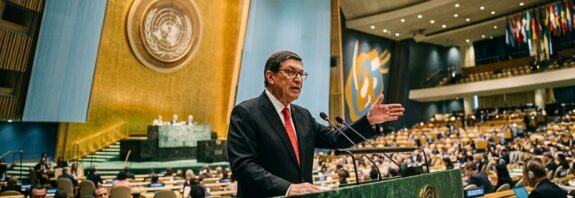 Bruno Rodríguez evocó a Fidel Castro y acusó a Washington de reeditar el expansionismo mientras crece el cerco económico contra la isla