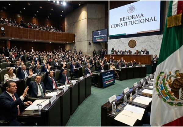 El Congreso avala la medida que obliga a aspirantes con doble nacionalidad a renunciar a la otra ciudadanía antes de registrarse, en busca de garantizar una "lealtad absoluta" al país.