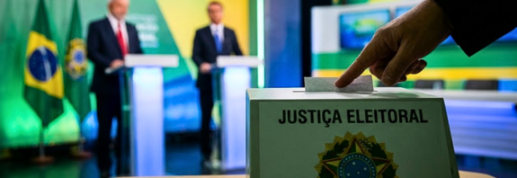 Una encuesta publicada el 23 de octubre sitúa a Flávio Bolsonaro con 48% y a Lula da Silva con 47%, en una contienda cerrada antes de la segunda vuelta.