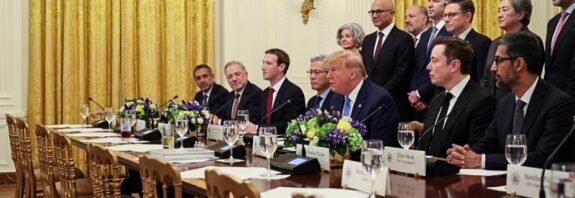 La Casa Blanca activa un grupo de trabajo con 120 días para evaluar riesgos y oportunidades de la inteligencia artificial y definir el papel del Estado.