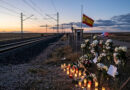 La exministra de Trabajo y una joven saltadora madrileña de 24 años figuran entre las 69 víctimas mortales del choque de trenes ocurrido en Toledo.