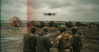 El Gobierno mexicano revisa si son auténticos los videos que muestran a presuntos miembros de cárteles entrenando en un campamento militar ucraniano.